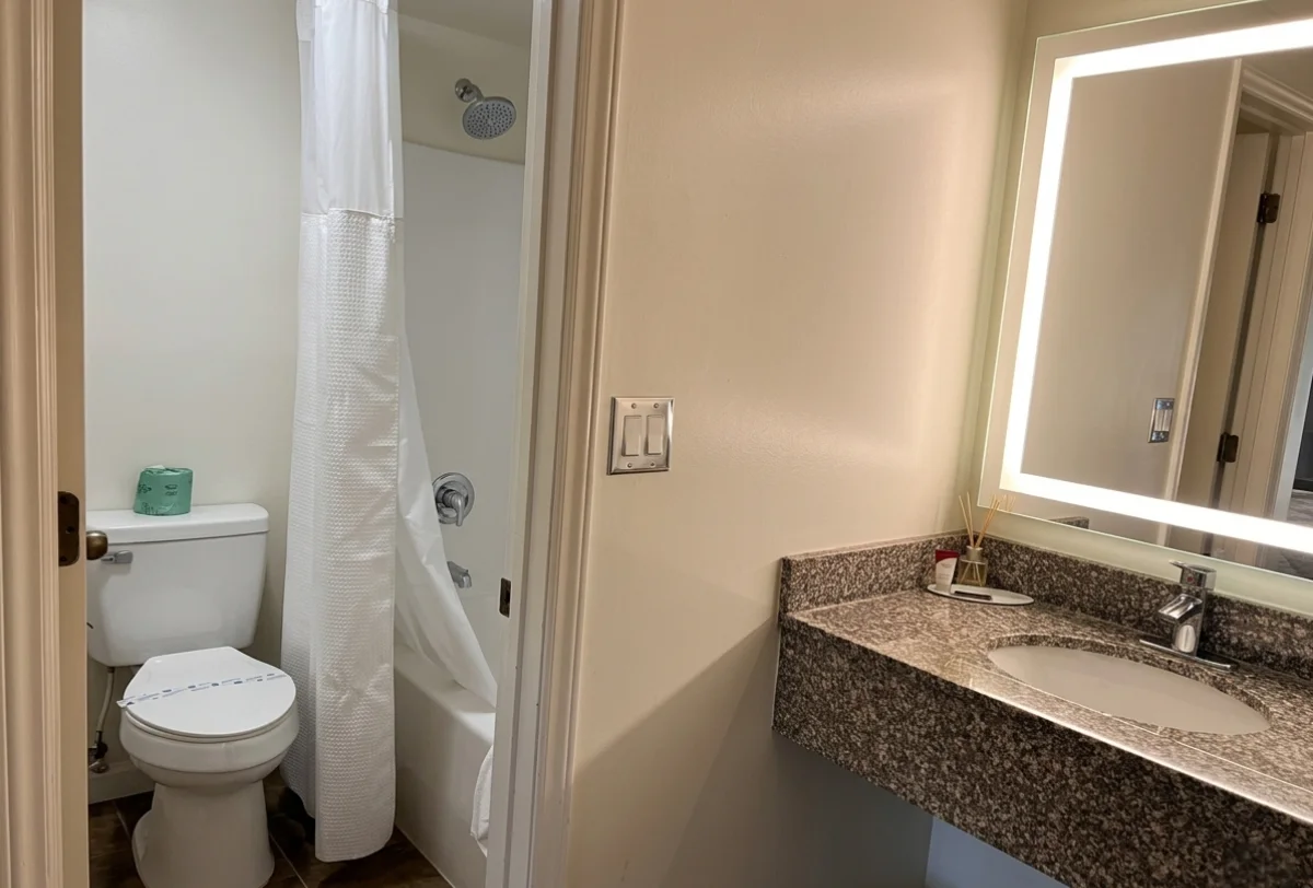 Queen Bedroom